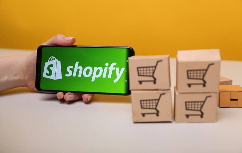 在Shopify上可以使用他人的收款卡进行收款吗？收款方式有哪些介绍？