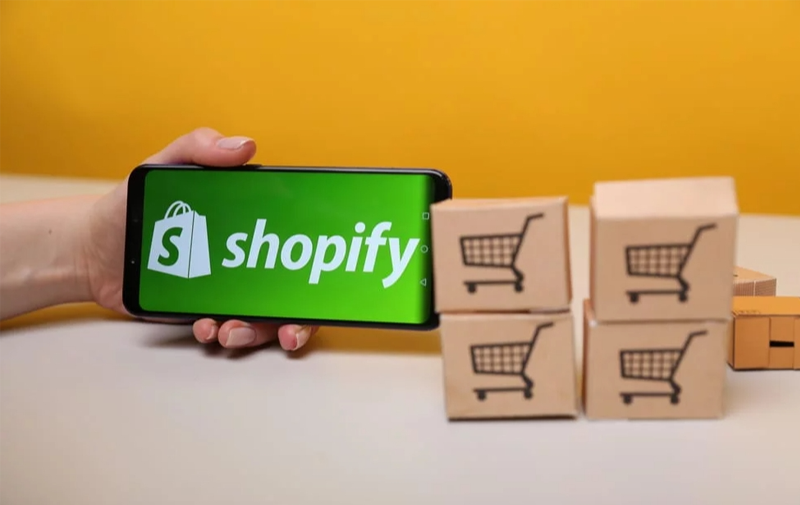 Shopify是否支持开设多家店铺？是否支持微信付款？