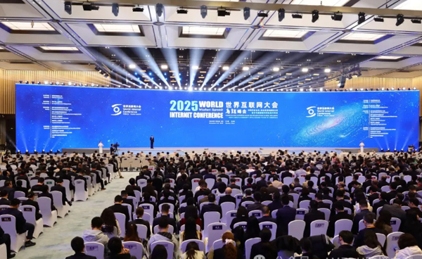 刘强东:2026年4月将建立全球首个全无人配送站