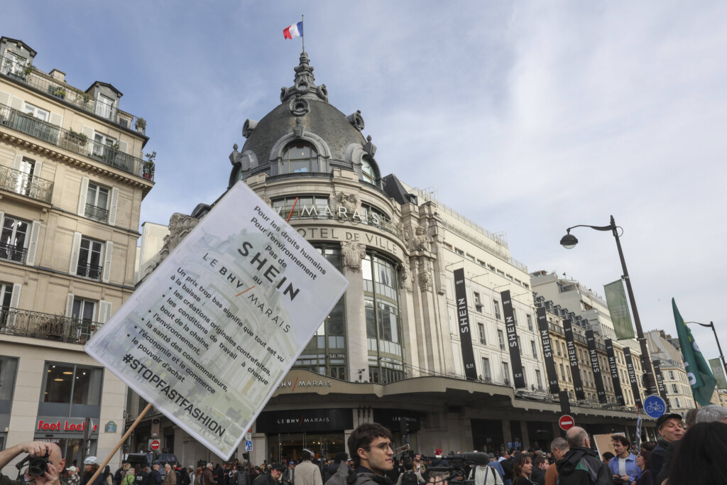 中国品牌征服法国圣诞季：Shein巴黎首店排长队